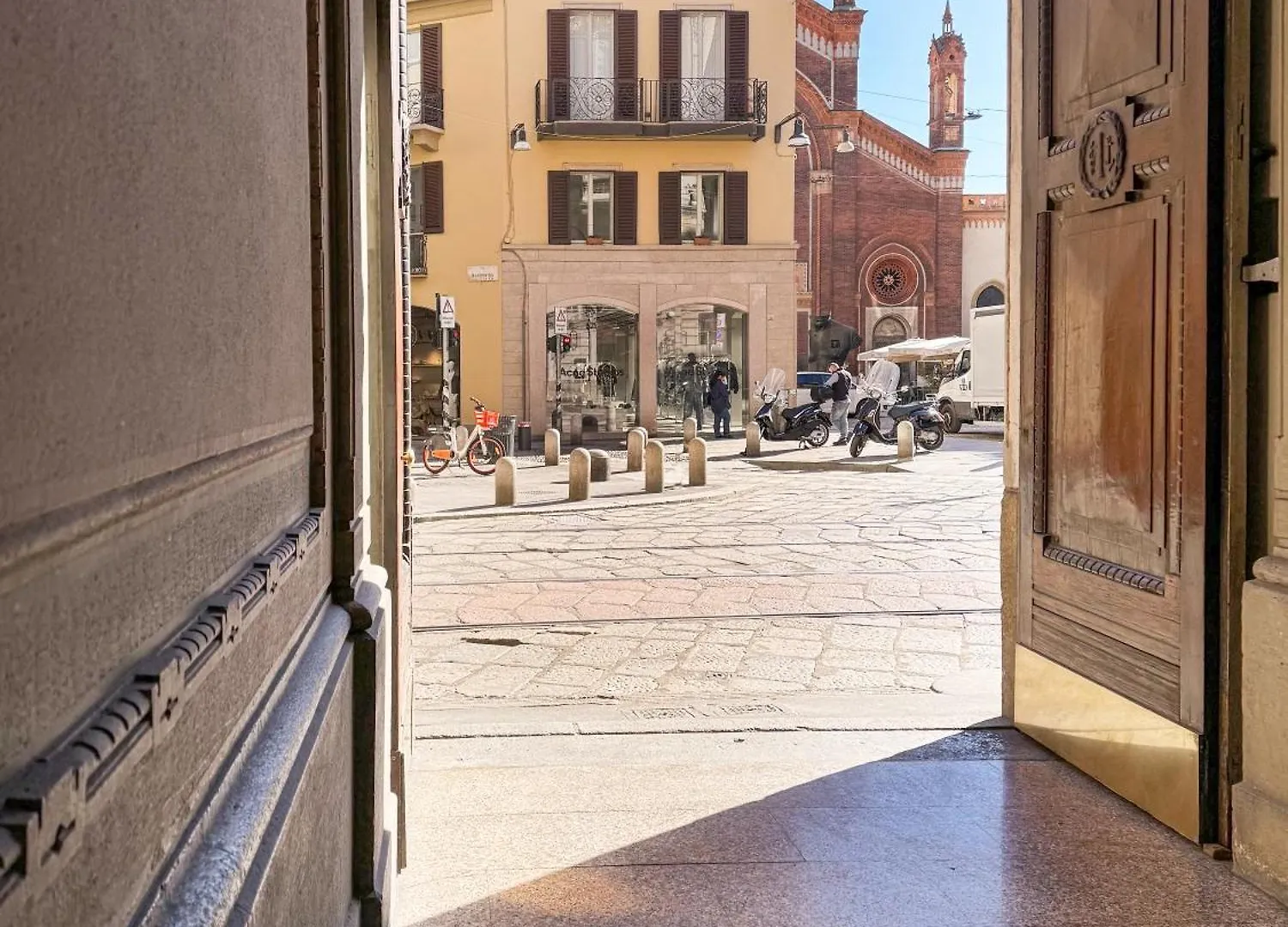 Piazza Del Carmine - Gold Exclusive Apartment - Apartment In The Underground No Windows Milan Italy